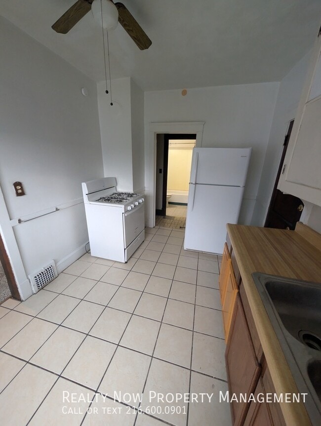 Building Photo - 3431 W 91st St