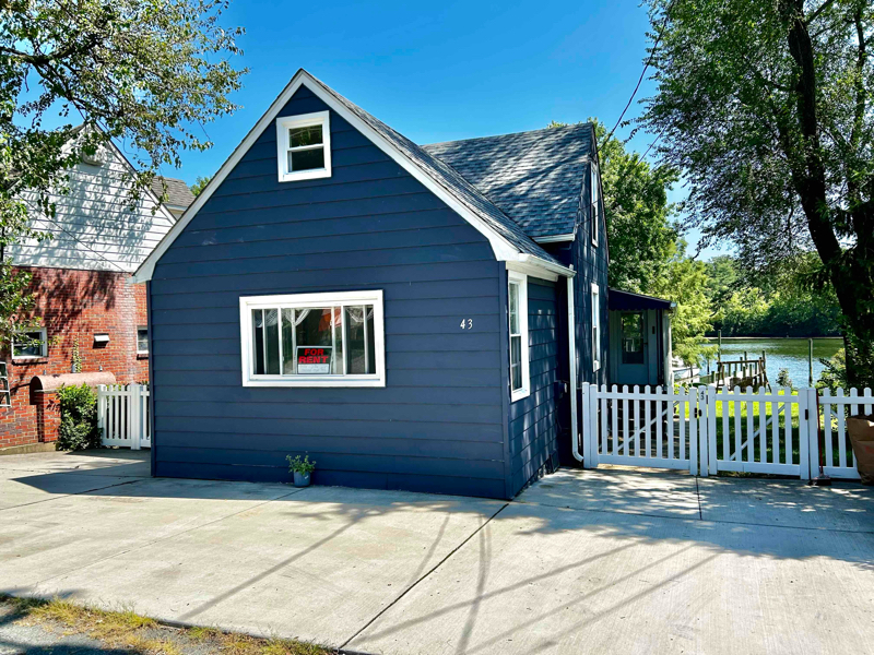 Primary Photo - 43 Waterview Rd