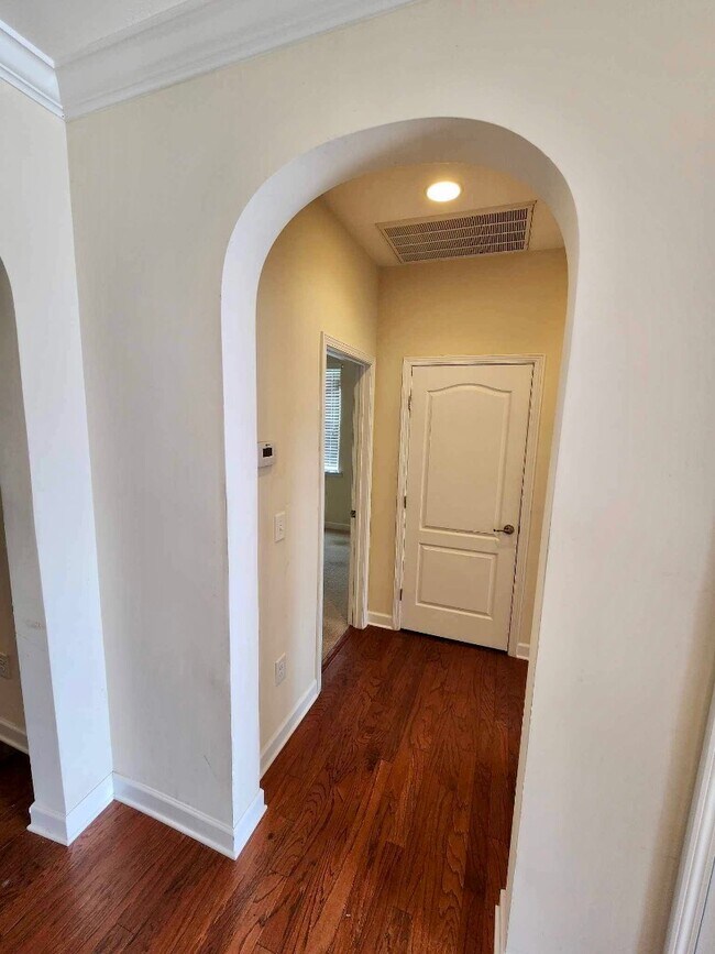 Foto del edificio - 909 Looking Glass Ct