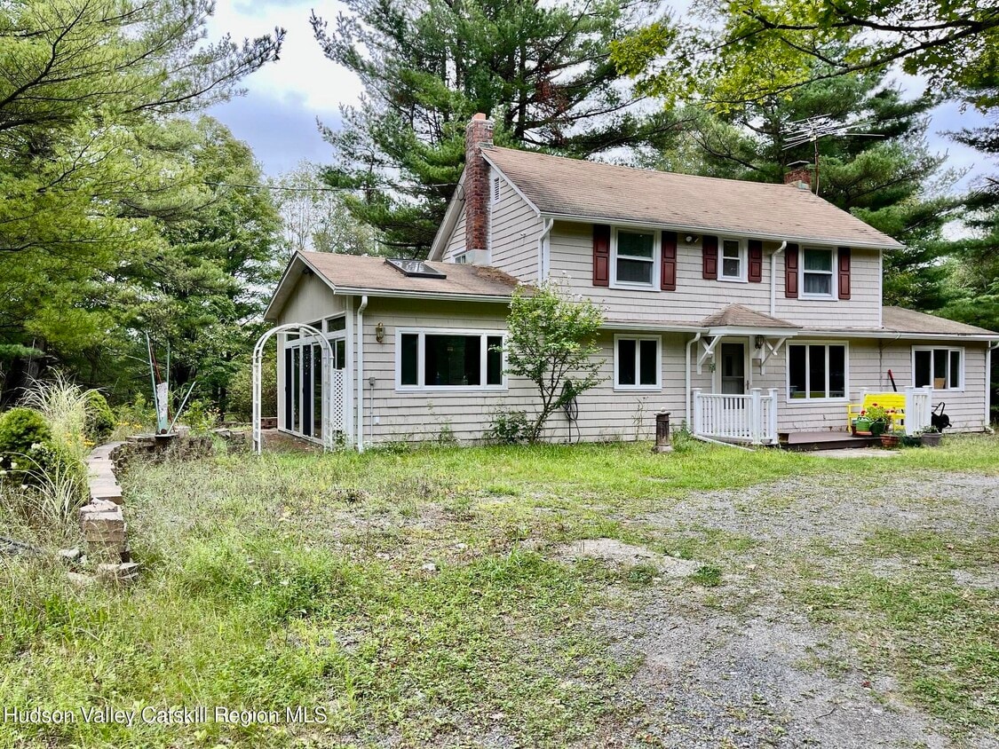 Primary Photo - 18 Tara Ln
