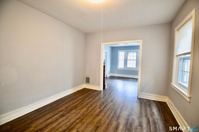 Foto del edificio - 407 East Ave