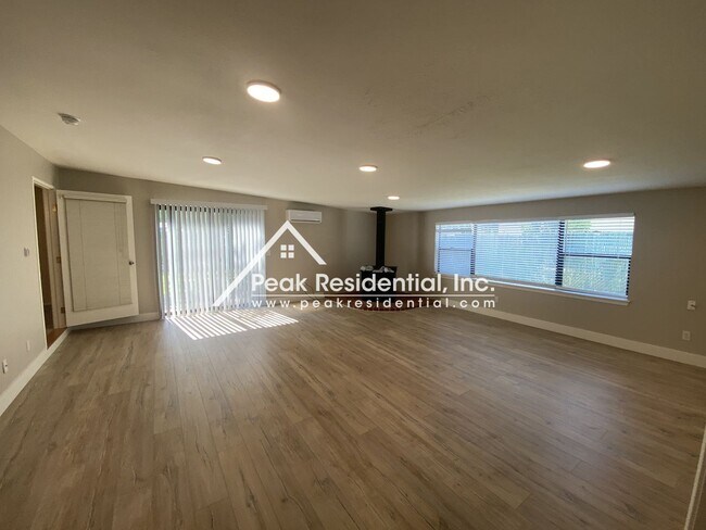 Foto del edificio - 3 br, 2 bath House - 5537 Beauregard Way