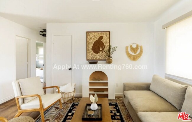 Foto del edificio - Updated 3 Bed 2 Bath Home on 2.5 Fenced In Acres with paid SOLAR PANELS!!