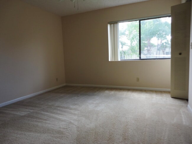 Foto del edificio - 523 Shady Pine Way