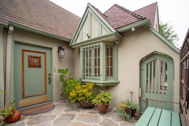 Foto del edificio - 933 S Citrus Ave