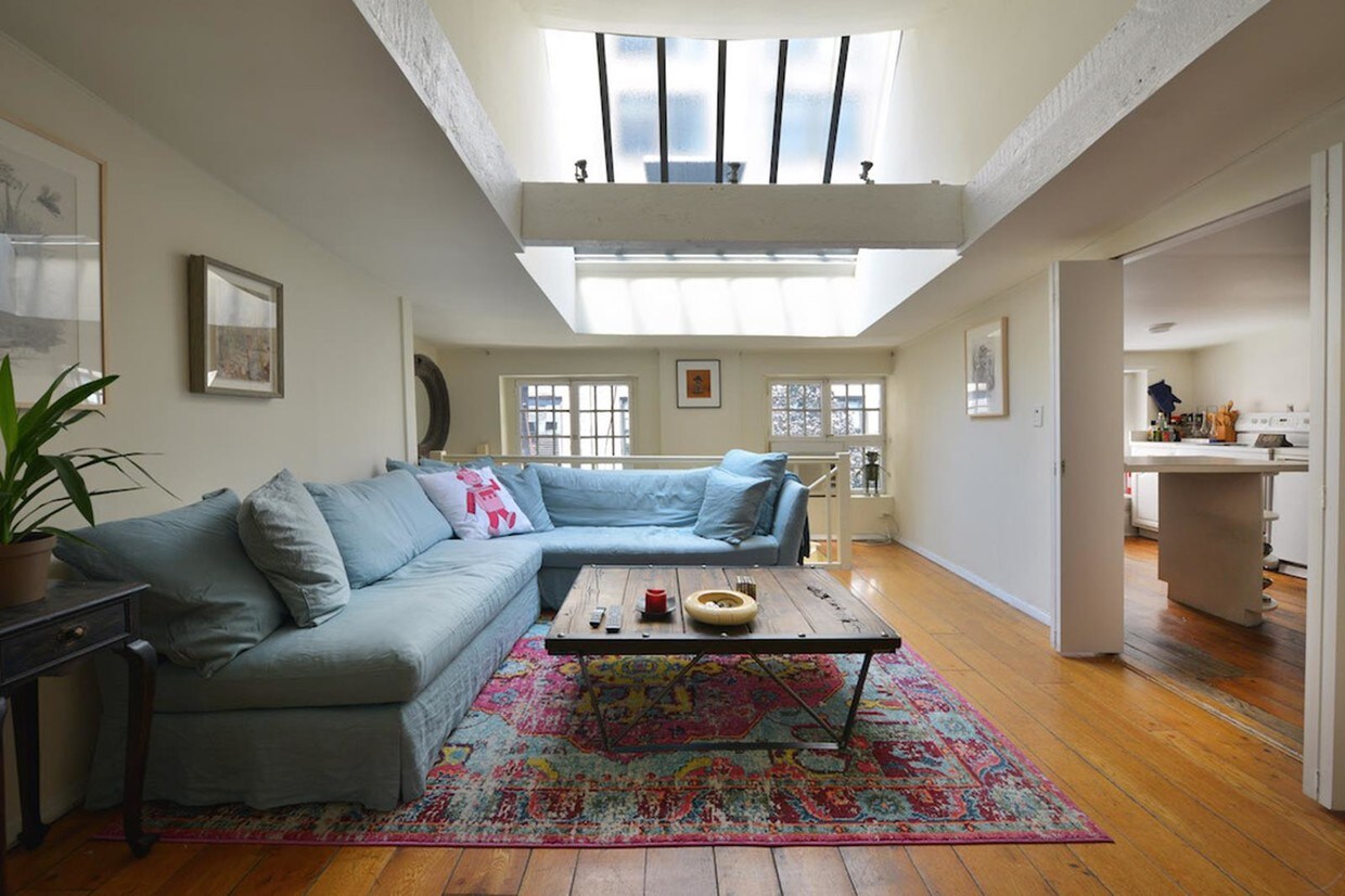 Primary Photo - 21 West 16th Street