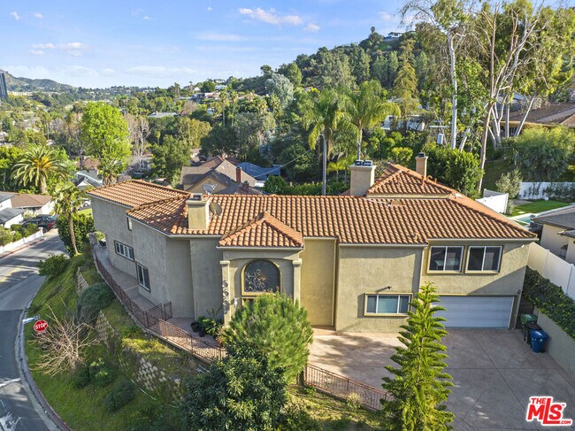 Foto del edificio - 3654 Wrightwood Dr