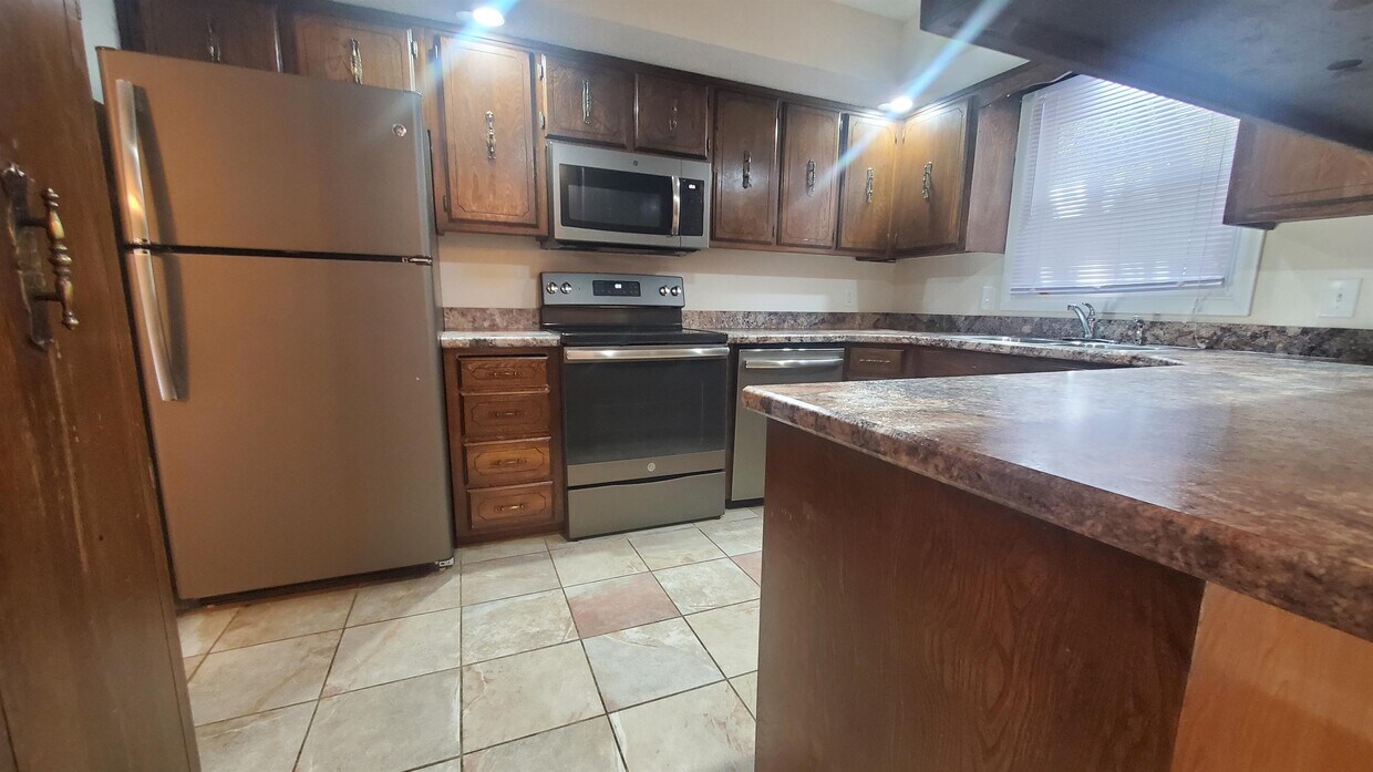 Primary Photo - 4141 Briarpark Dr