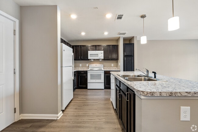 Building Photo - West Pine Residences II`