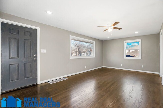 Building Photo - Spacious 4-Bedroom Home with 3 Full Baths ...