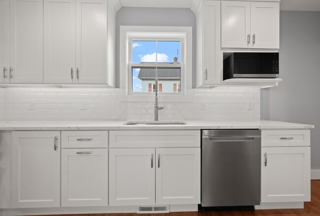 Kitchen - 16 West Rd