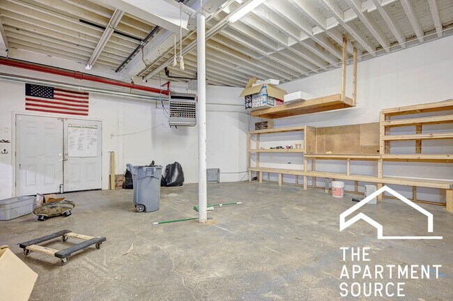 Building Photo - 600 N Albany Ave