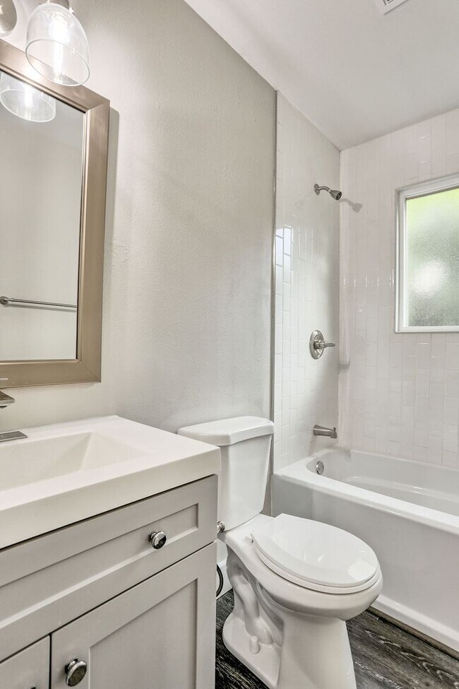 Foto del edificio - 2823 Stanford Rd