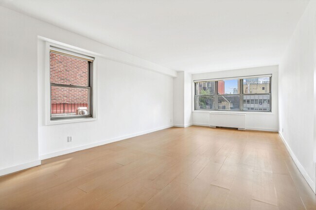 Building Photo - 60 W 13th St