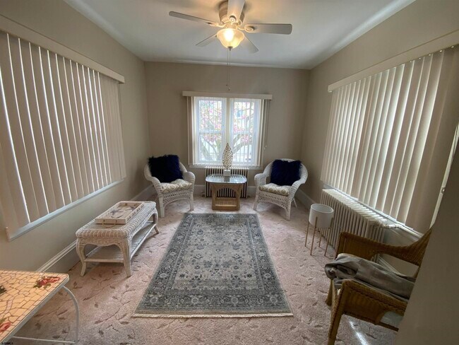 Foto del edificio - 34 N Montgomery Ave