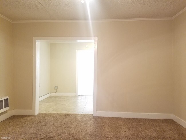 Building Photo - 1 br, 1 bath  - 402 1/2 S 7th Ave 402 1/2