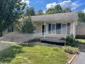 Building Photo - 876 Sourwood Dr