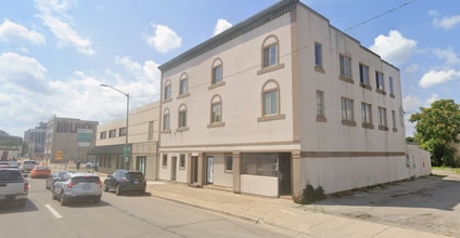 Building Photo - 634 E Michigan Ave