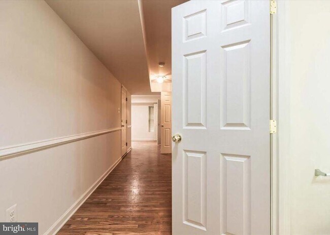 Building Photo - 17 Karendale Ct