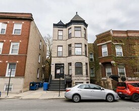 Building Photo - 2425 N Geneva Terrace