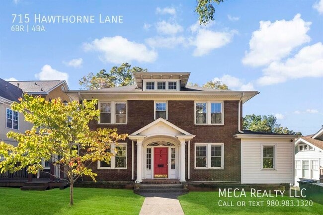 Photo - 715 Hawthorne Ln House