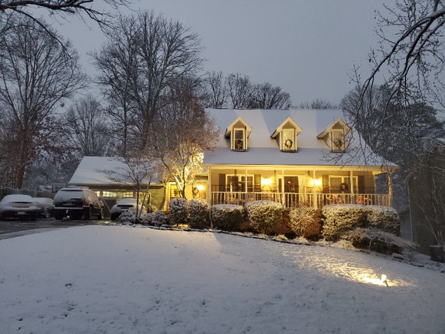 Photo - 712 E Fox Den Dr House