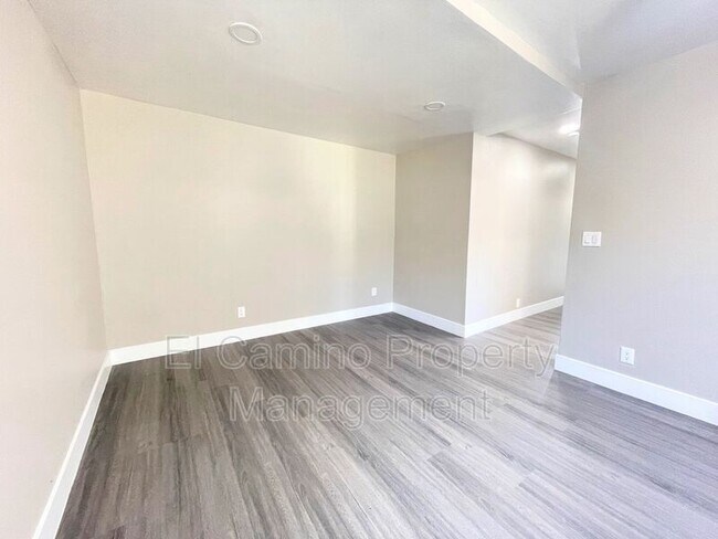 Foto del edificio - 2214 1/2 Reservoir St