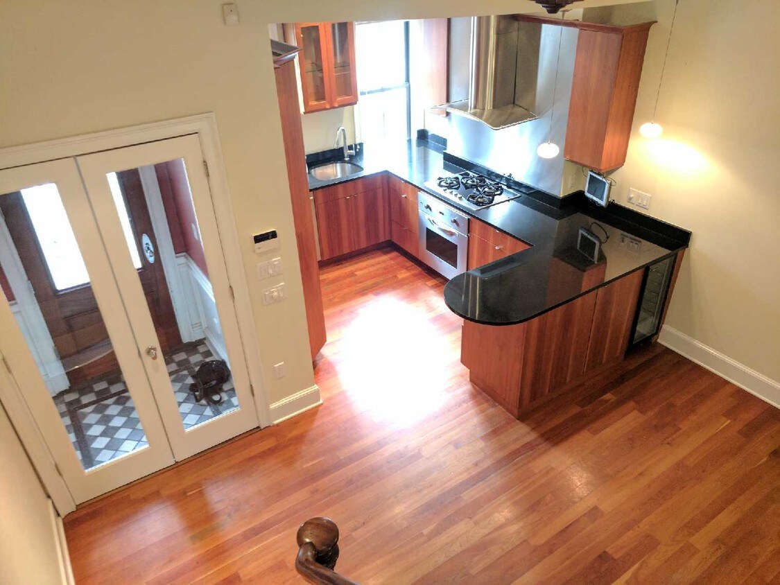 Primary Photo - 24 Clarendon St