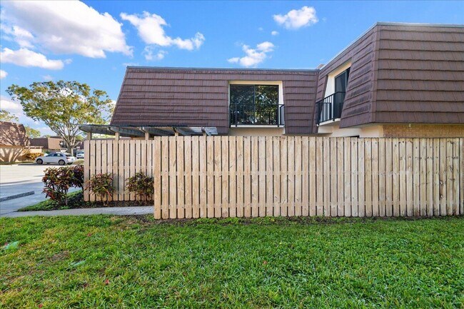 Foto del edificio - 709 7th Ln