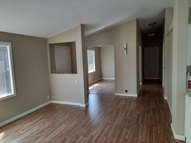 Foto del edificio - 3200 Oak Terrace Dr