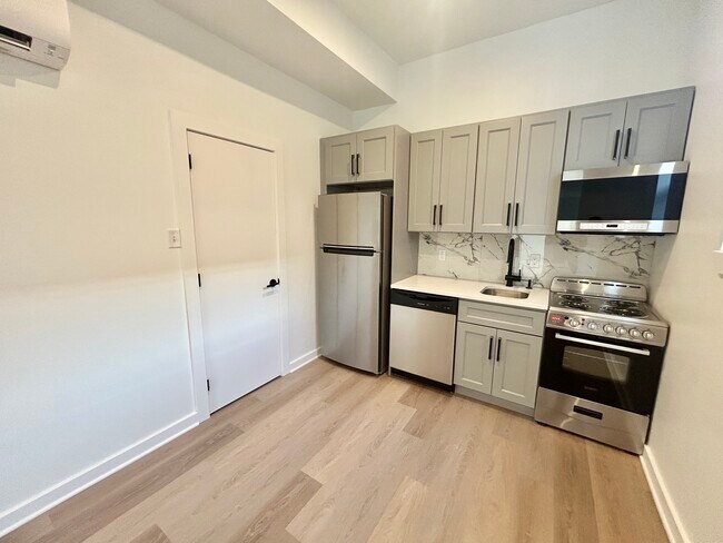Foto del edificio - 2725 W Girard Ave