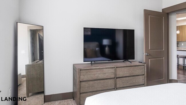 Foto del edificio - 14805 Grisby Rd