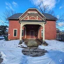 Building Photo - 840 W 3rd St