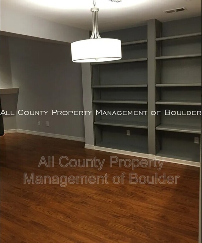 Building Photo - 2946 Kalmia Ave