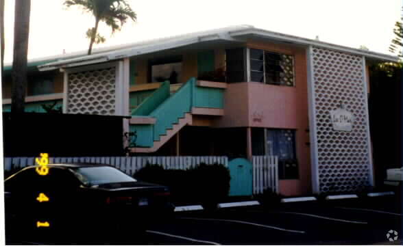 Building Photo - 1022 NE 17th Way