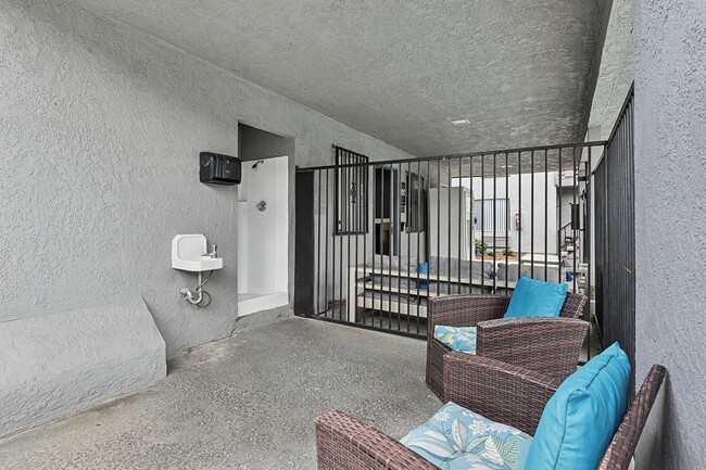 Building Photo - Loma Vista Apartments