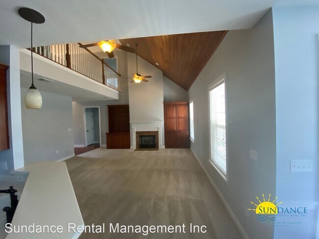 Building Photo - 4 br, 2.5 bath House - 4064 11th Street