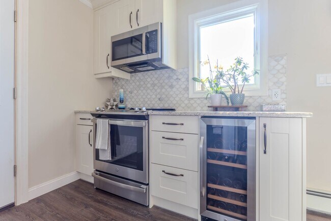 Foto del edificio - Immaculate 3 bedroom 1 Bathroom - Full House