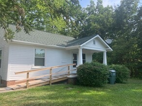 Building Photo - 3461 Sunnycrest Ave