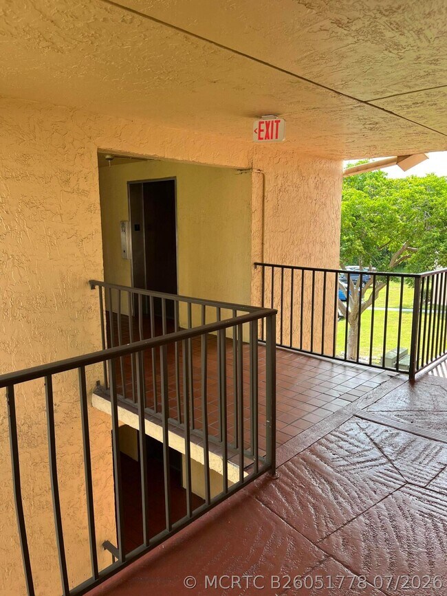 Foto del edificio - 3396 Foxcroft Rd