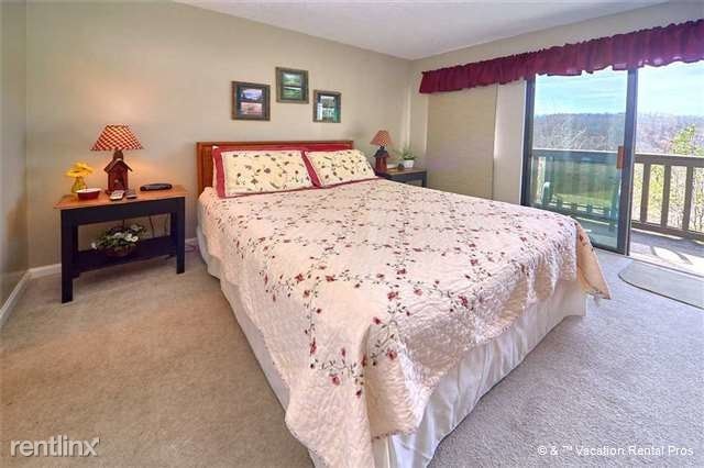 Building Photo - 1380 Ski View Dr