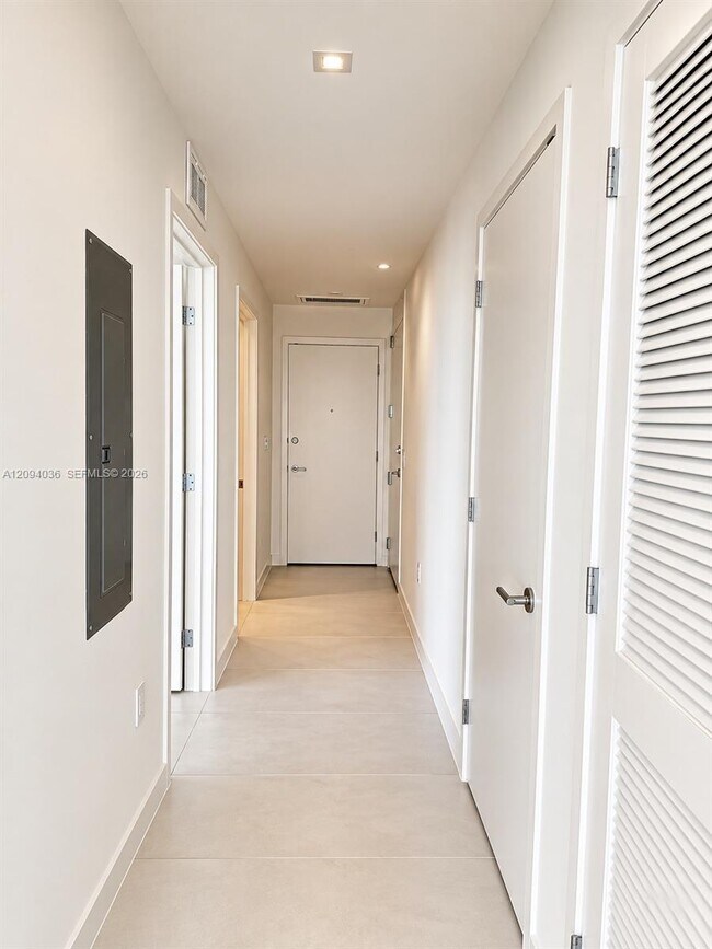 Building Photo - 1400 Biscayne Blvd