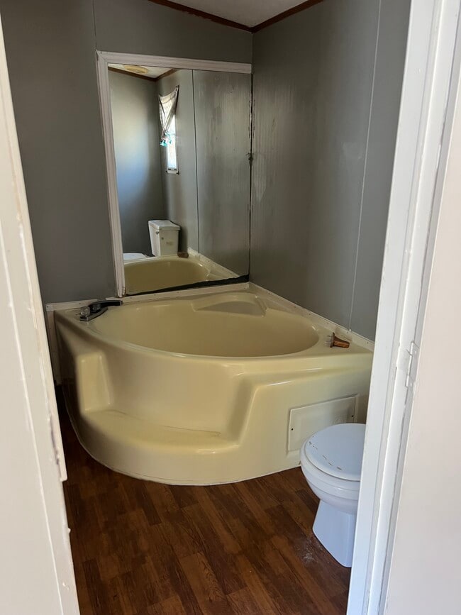 Foto del edificio - 28381 Petes Hwy