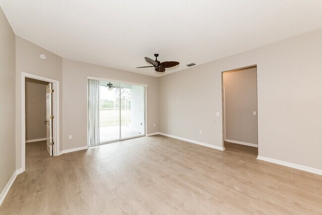 Foto del edificio - 944 Springwood Cir