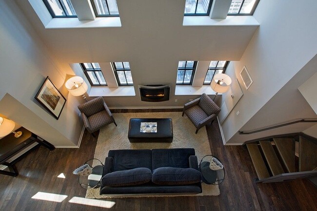 Building Photo - 186 W Randolph St