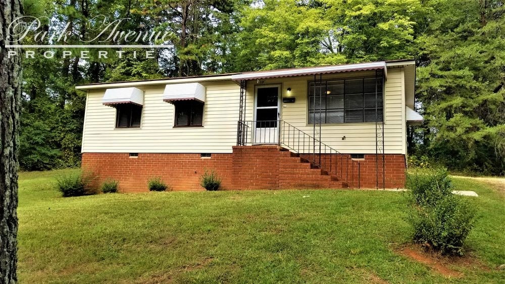 Primary Photo - 201 Valley Road - Lease Pending