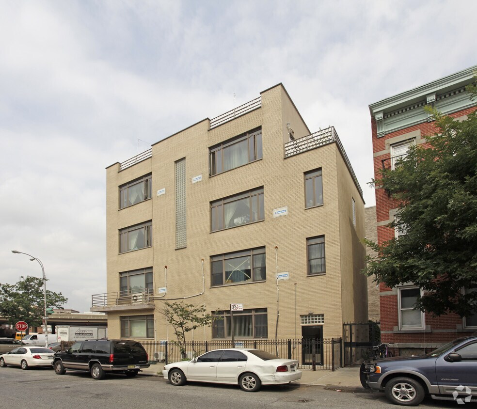 Foto del edificio - 472 Union Ave