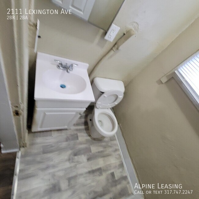 Foto del edificio - 2111 Lexington Ave