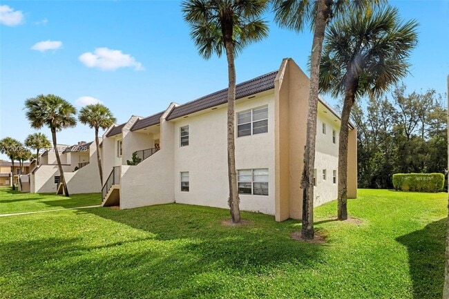 Foto del edificio - 110 Lake Meryl Dr