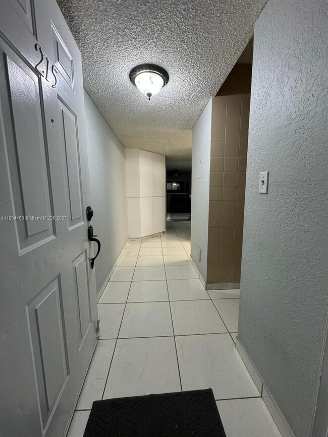 Foto del edificio - 210 W 68th St
